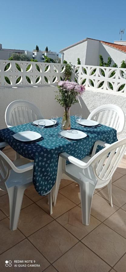 Charmant 2 pièces avec terrasse en bord de mer Leucate Esterno foto