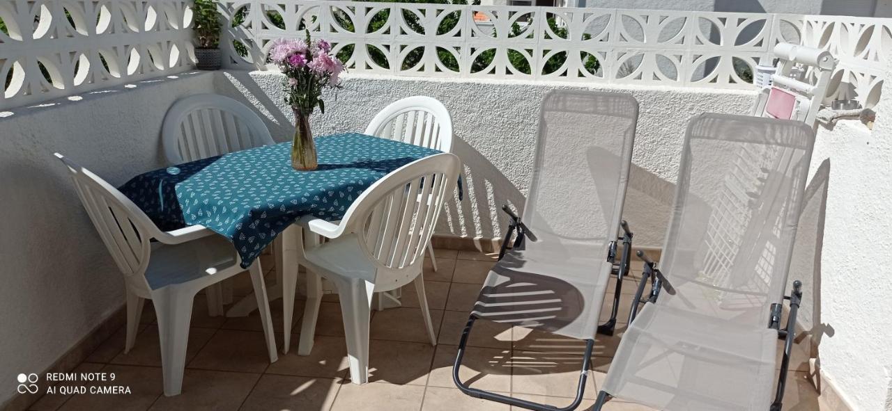 Charmant 2 pièces avec terrasse en bord de mer Leucate Esterno foto