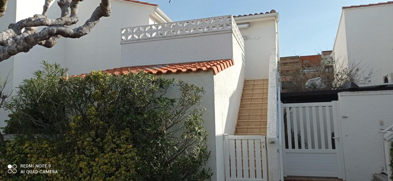 Charmant 2 pièces avec terrasse en bord de mer Leucate Esterno foto