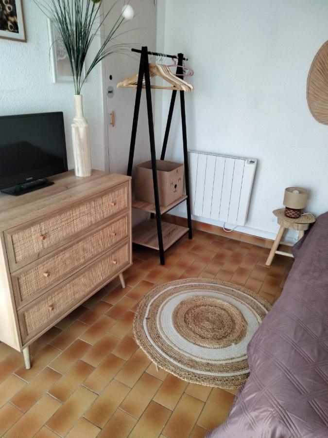 Charmant 2 pièces avec terrasse en bord de mer Leucate Esterno foto
