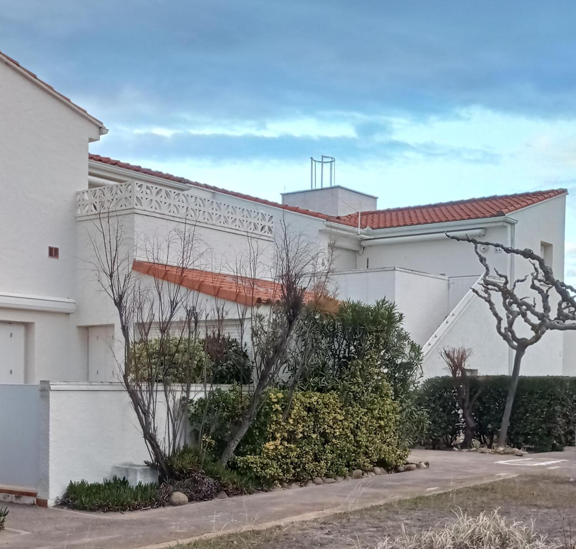 Charmant 2 pièces avec terrasse en bord de mer Leucate Esterno foto